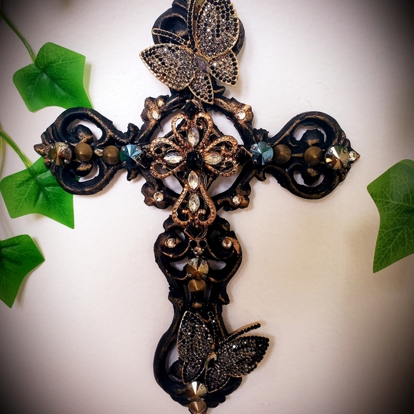 Black and gold wall cross one-of-a-kind wall art - Picture 7 of 7